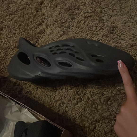 Adidas Yeezy foam rnr - Picture 3 of 4